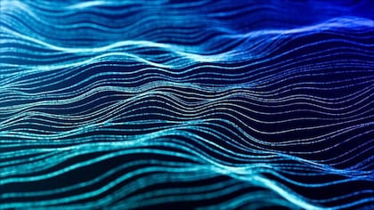 La teoría de cuerdas plantea que las partículas subatómicas no son fenómenos puntuales, sino que son pequeñas cuerdas que experimentan estados de vibración