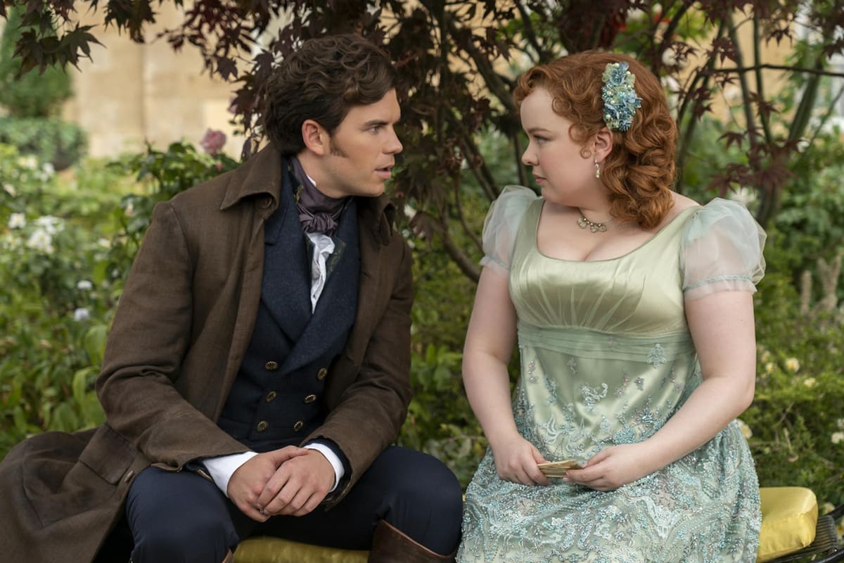 La tercera temporada no corresponde al tercer libro, protagonizado por Benedict Bridgerton (al que interpreta Luke Thompson en pantalla), sino al cuarto, 'Seduciendo a Mr. Bridgerton'