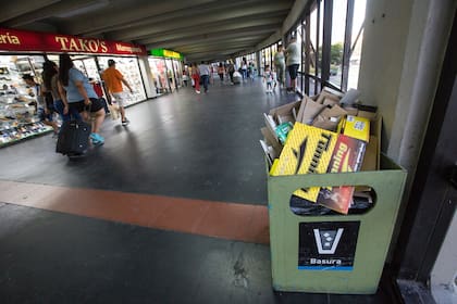 Los tachos repletos de basura