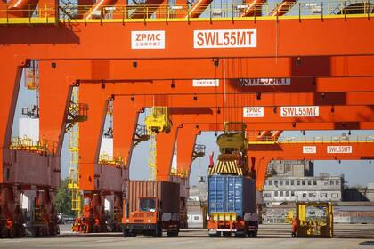 La terminal del puerto La Plata recibirá su primer barco en marzo y dará comienzo a sus operaciones formalmente en abril