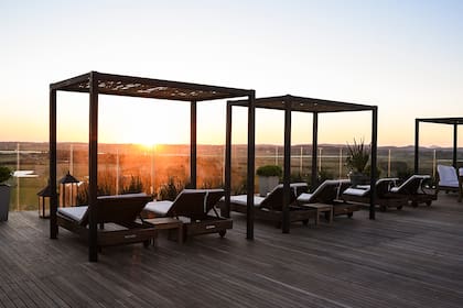 La terraza, al atardecer.