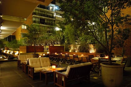 La terraza del hotel Madero, para comer al aire libre