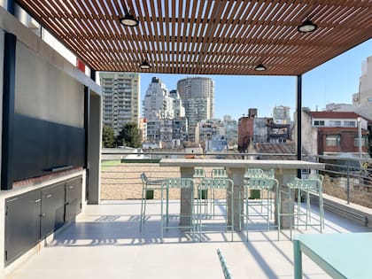 La terraza del nuevo espacio inaugurado por HIT en Las Cañitas