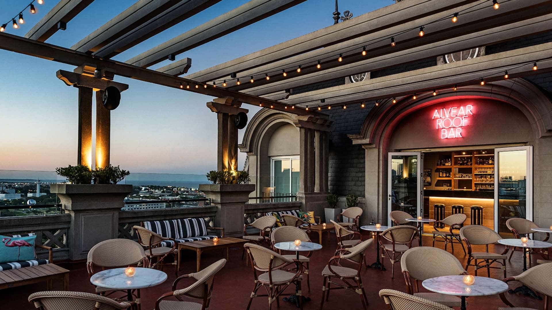 La terraza formó parte de la visión del proyecto desde el inicio: así el Roof Garden del Hotel Alvear -como se lo llamó en su inauguración en 1932- ya tenía su lugar.