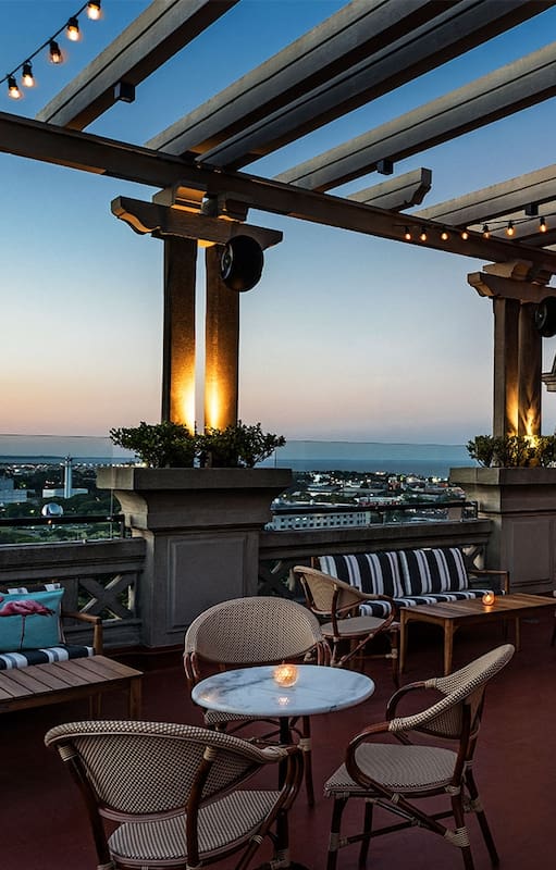 La terraza formó parte de la visión del proyecto desde el inicio: así el Roof Garden del Hotel Alvear -como se lo llamó en su inauguración en 1932- ya tenía su lugar.