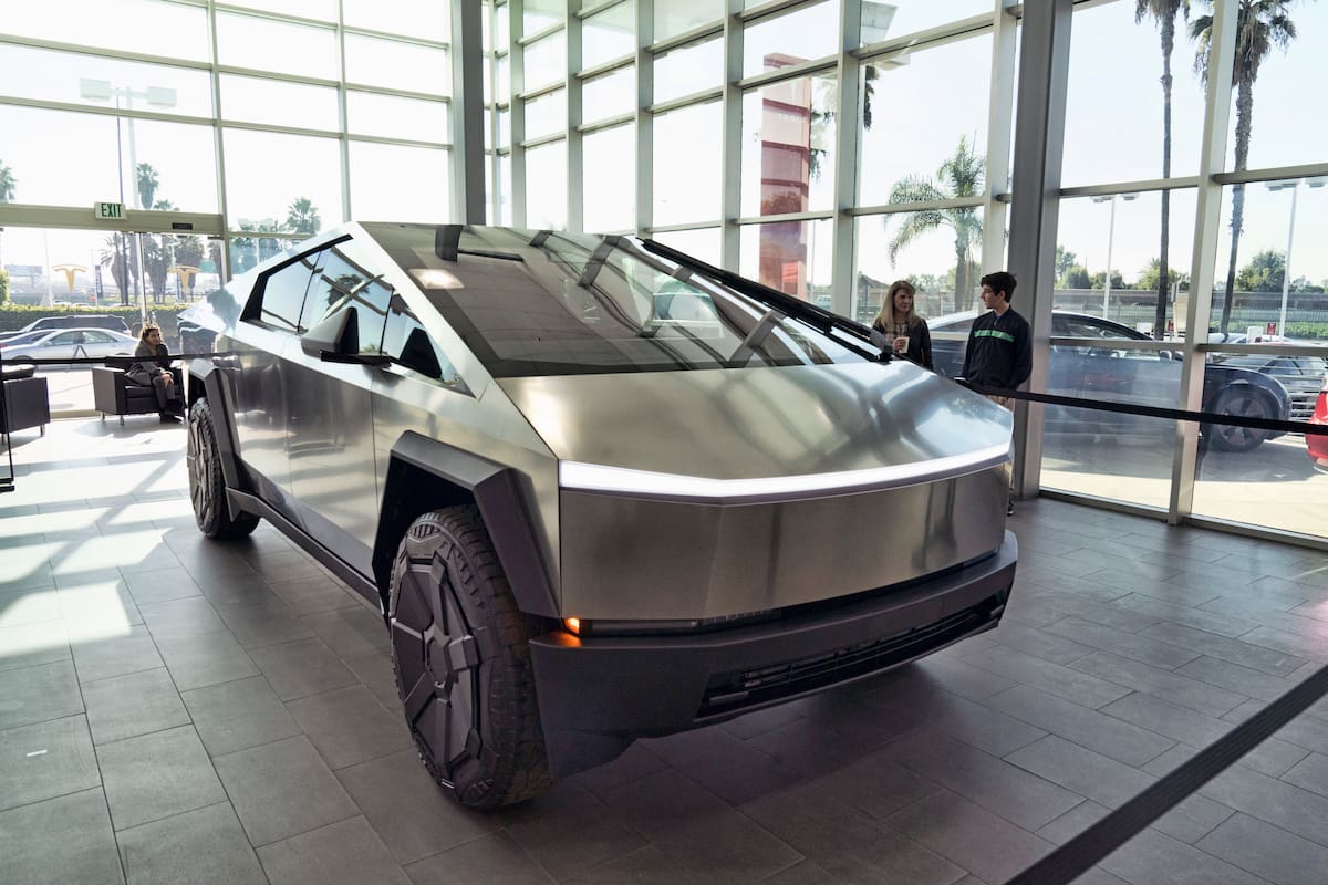 La Tesla Cybertruck cuenta con varias características que la diferencian de los pick-ups de la competencia (Archivo)
