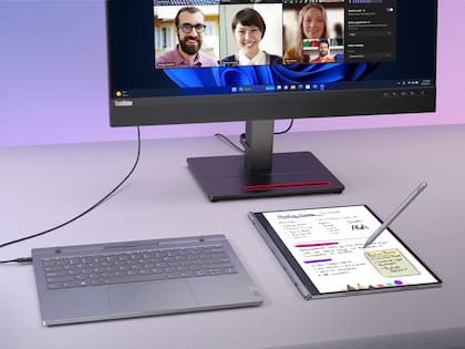 La ThinkBook Plus Gen 5 Hybrid es una notebook con Windows cuya pantalla desmontable se transforma en una tableta con Android; se pueden usar en simultáneo