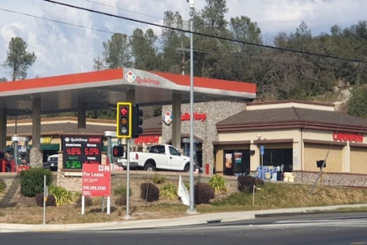 La tienda de QuikStop donde se vendió el ticket ganador del Mega Millions