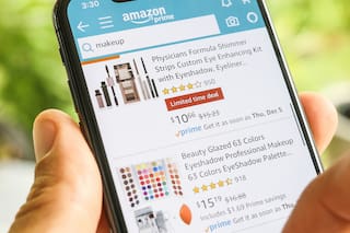 Reseñas falsas: ¿Venderías tu opinión por una funda? El impacto en Amazon