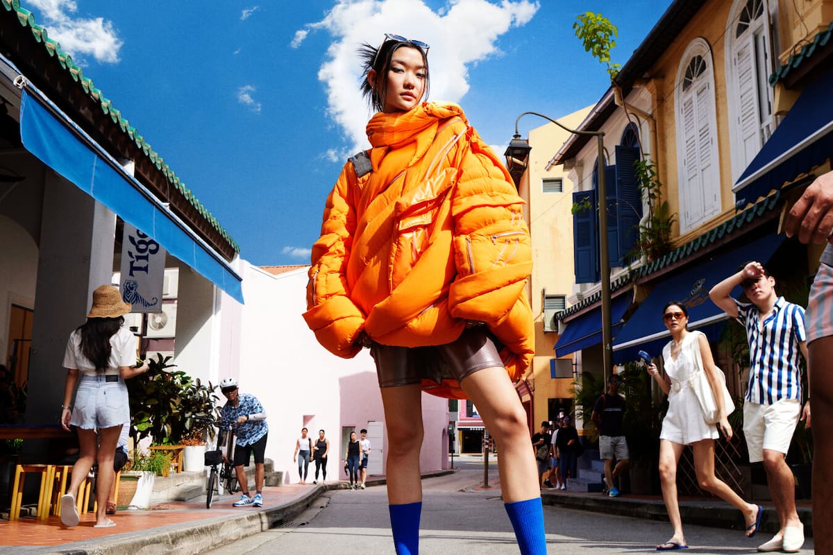 La Tiger Summer Puffer es una campera para el verano: tiene un sistema de tuberías internas para refrigerar el cuerpo de quien la usa