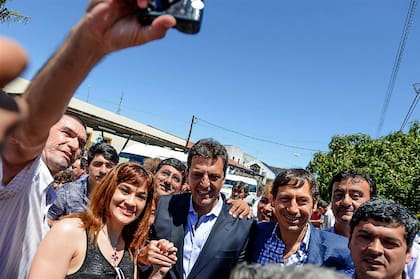 "La Tigresa" Acuña, Sergio Massa y Naidenoff, en un acto politico en Formosa