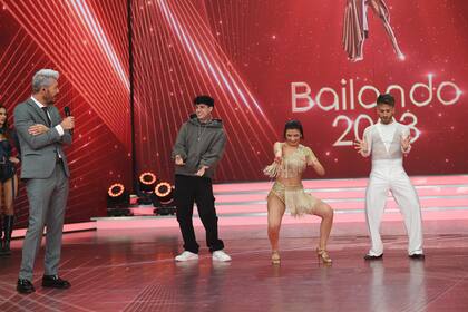 La tiktoker bailó en la pista junto a su novio Federico