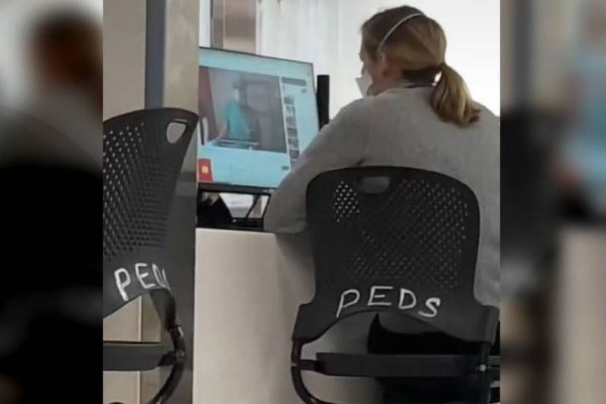 La tiktoker Isabelle subió a su cuenta la imagen de la médica que, poco antes de operarla, consultaba un tutorial de medicina y el video se volvió viral