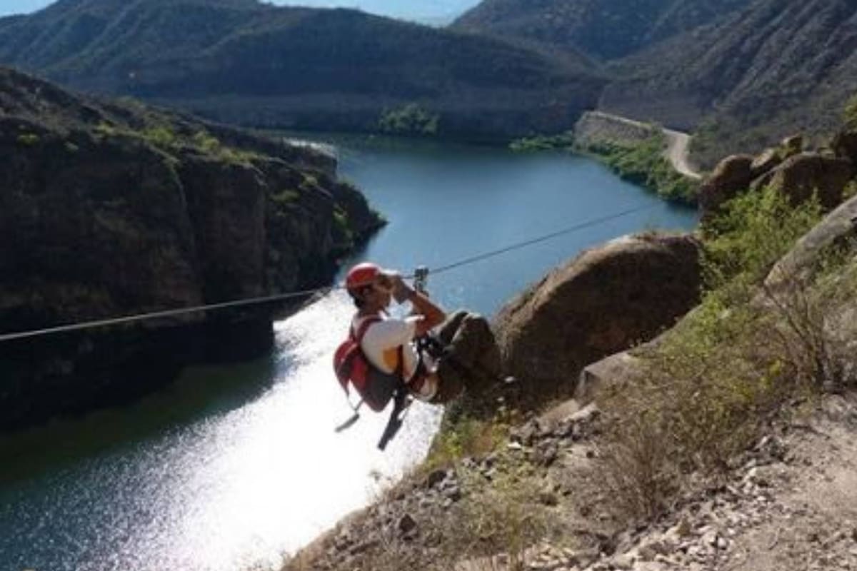 La tirolesa donde se habría enredado el helicóptero donde viajaba Brito está ubicada a una altura de casi 170 metros