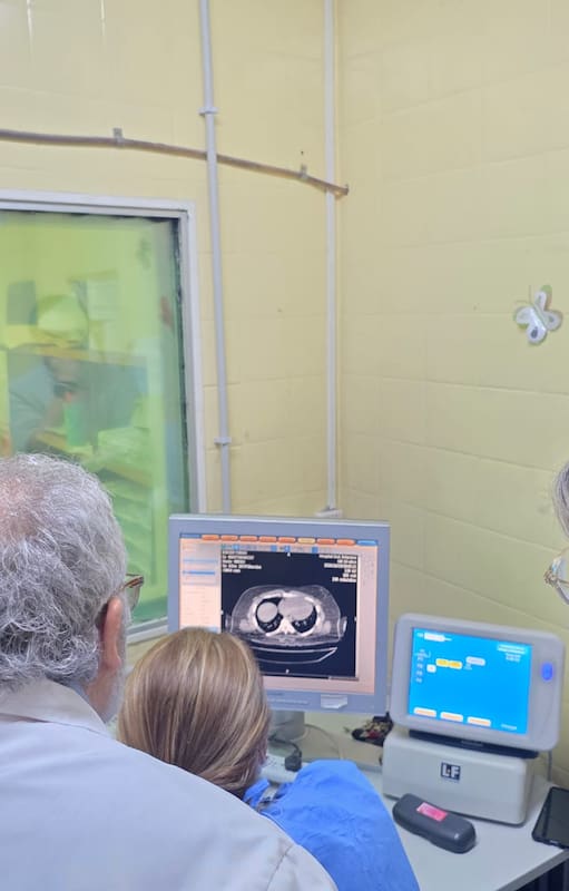 La tomografía posmortem autorizada por una fiscalía de Vicente López se realizó en el área de imágenes del Hospital Provincial Zonal General Manuel Belgrano, de San Martín