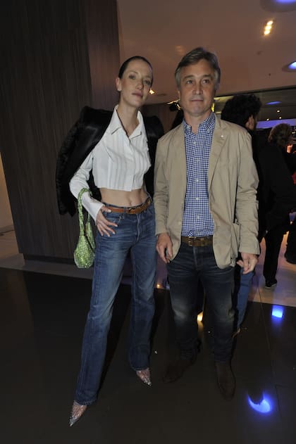 La top model Milagros Schmoll disfrutó de Miss Carbón, película que fue proyectada días atrás en el Festival de San Sebastián