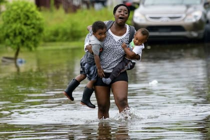 Al desplazarse más lento que un huracán, Barry podría tomarse su tiempo sobre Nueva Orleans y el resto de Louisiana, provocando inundaciones que podrían ser peores que las que dejó el huracán Katrina
