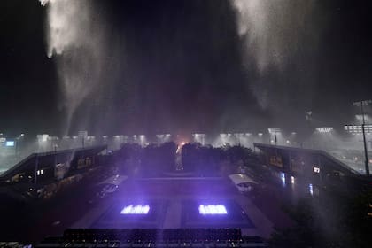 La tormenta sobre el US Open: una noche insólita, con peculiaridades y hasta angustia