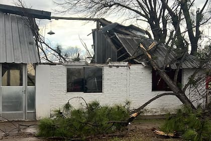 La tormenta también provocó voladura de techos