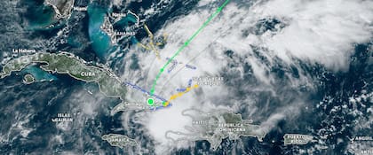 La tormenta tiene vientos sostenidos que superan los 65 kilómetros por hora