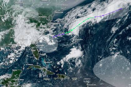 La tormenta tropical Dexter se forma en el Atlántico noroccidental, alejándose de Florida pero con potencial de evolucionar hacia un ciclón más potente