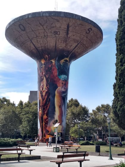 La Torre Absoluta en Monte Grande es una de las Maravillas más votadas por los seguidores de la cuenta.
@thewalkingconurban