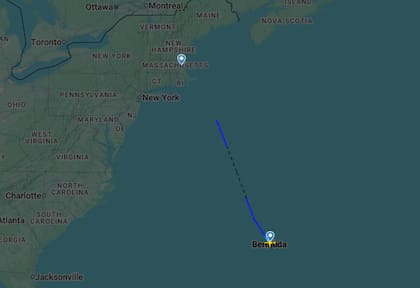 La torre de control perdió contacto con el avión cuando se acercaba a la costa estadounidense