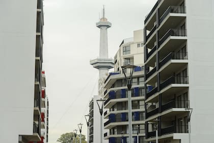 La torre de Interama, vecina de la Villa