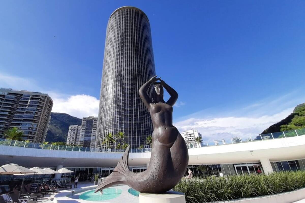 El hotel Nacional se destaca en la playa de Sao Conrado.