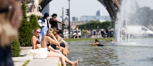 La insólita razón por la que la Torre Eiffel es 10 centímetros más alta que hace un mes atrás