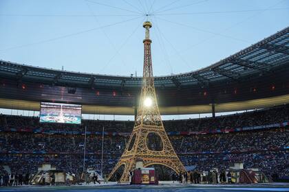 La Torre Eiffel, el símbolo máximo de Francia, como foco de atención en la inauguración del Mundial de rugby