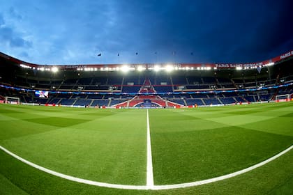 La Torre Eiffel está en el escudo del club y en las plateas de su estadio.