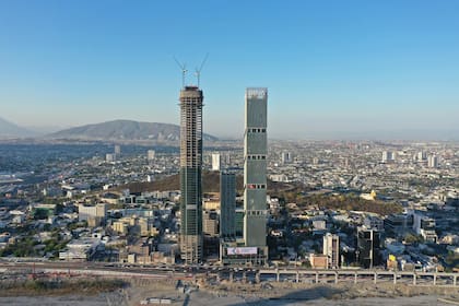 La torre Rise, ubicada al lado de la Torre Obispado, se convertirá en la más alta de Latinoamérica