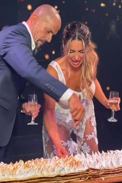 La torta de bodas fue un rogel, el preferido de ambos.