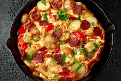 "La tortilla con chorizo colorado es un invento argentino", dicen en El Octavo