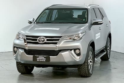 La Toyota SW4 es uno de los vehículos que entra en la primera escala, por lo que se espera que modifique su precio de lista para febrero y en consecuencia en los modelos usados de este SUV