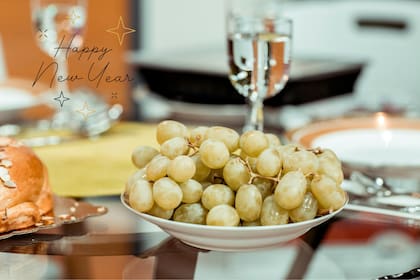 La tradición establece que se deben comer 12 uvas a la medianoche (Pexels)