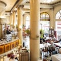 Diez cafés y restaurantes para descubrir la gastronomía de uno de los barrios con más historia