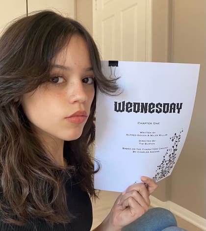 La traducción literal del nombre de Wednesday (Miércoles), es utilizado en algunas partes de Latinoamérica para referirse a un sentimiento de enfado o sorpresa (X/ @netflix)