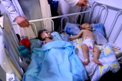 La tragedia de las familias afganas que venden a sus bebés por U$500 para poder alimentarse