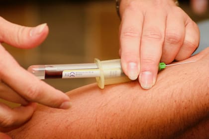La transfusión sanguínea anticoagulada fue el descubrimiento científico que originó el Día del Donante de Sangre en el país