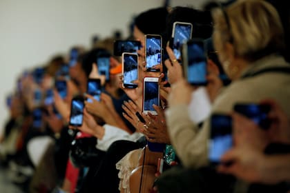 La transmisión en vivo a través de las redes sociales ya forma parte de la difusión habitual de una presentación