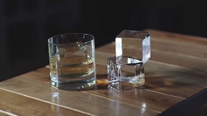 La transparencia absoluta y las formas nítidas son dos de los atributos esenciales de los hielos de autor