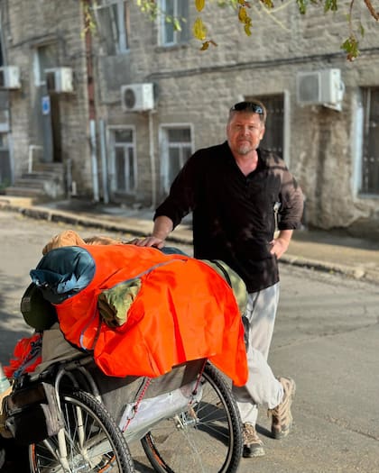 La travesía comenzó hace casi tres décadas y todavía no llegó a su destino final (Foto: Facebook / Karl Bushby)