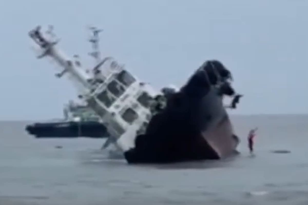 La tripulación al momento de abandonar el barco