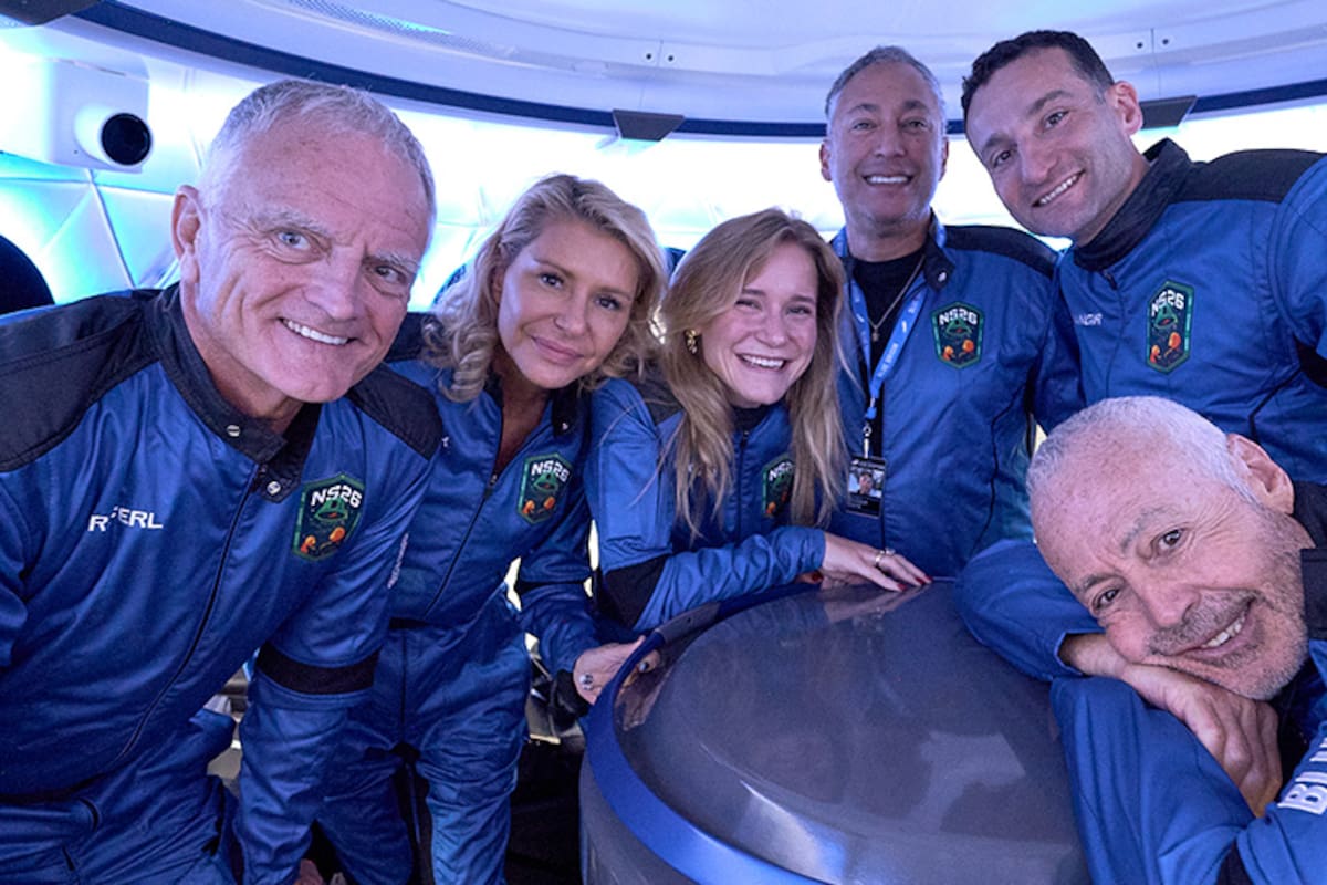 La tripulación del NS-26 lista para el lanzamiento de la cápsula