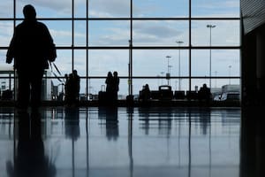 La TSA advirtió que los puertos de carga USB de los aeropuertos pueden ser peligrosos y vulnerables ante los hackers