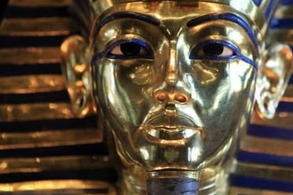 La tumba de Tutankamón fue descubierta en noviembre 1922 y todavía en torno a ella y a la figura del joven faraón existen muchos misterios