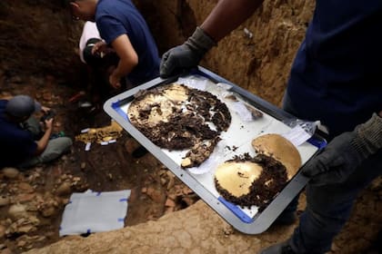 La tumba encontrada presenta el método de enterramientos múltibles que ocurría en algunas comunidades prehispánicas de América