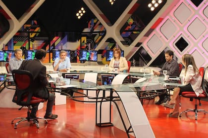 La TV Pública dejó atrás las marcas más evidentes del kirchnerismo, pero todavía tiene un destino incierto y mantiene resabios del ciclo anterior (ARCHIVO).